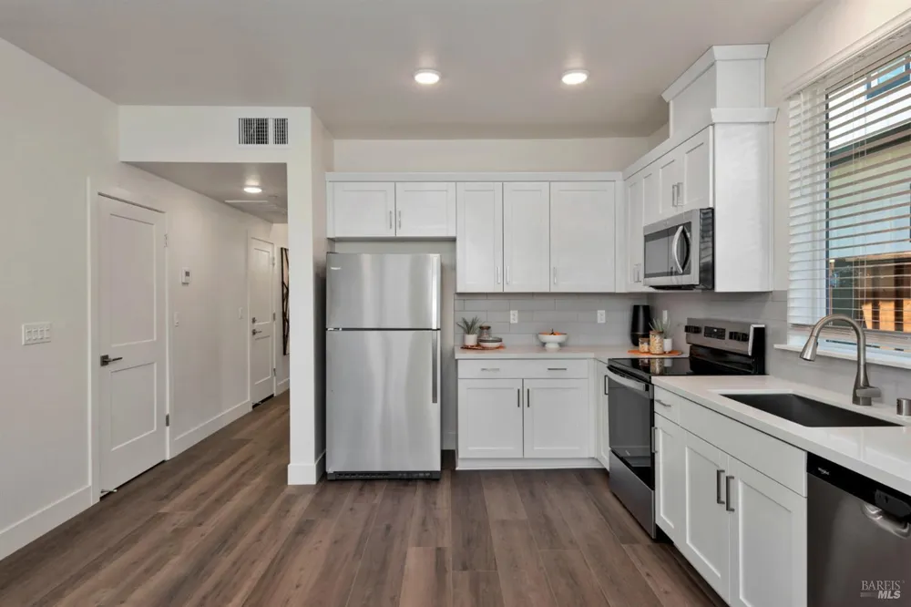 1134 Comiskey Way Santa Rosa, CA 95407