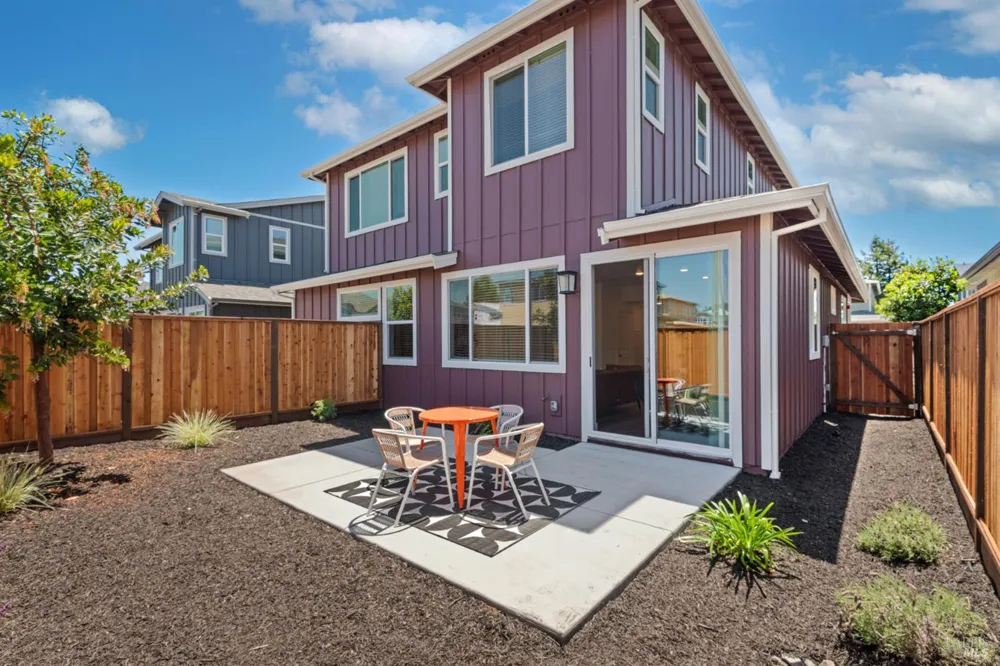 1134 Comiskey Way Santa Rosa, CA 95407