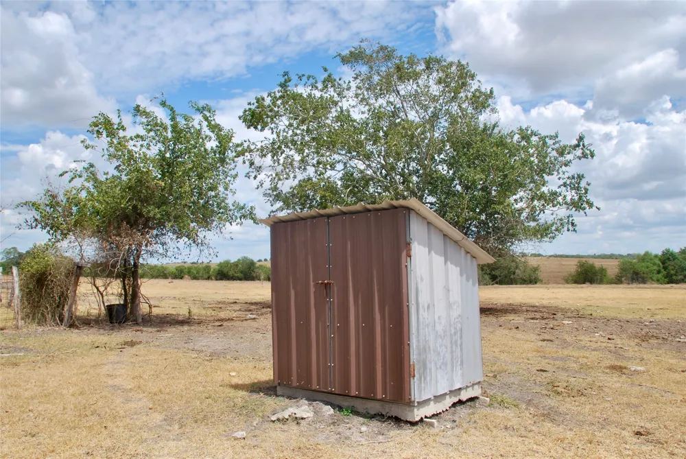 3 County Road 366 Shiner, TX 77984