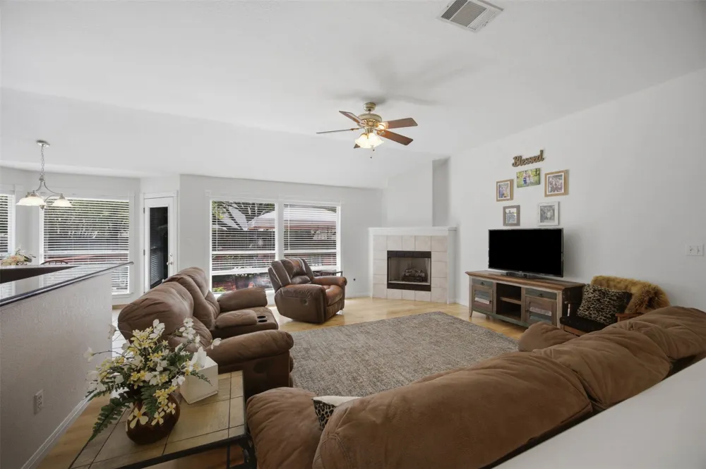 2000 Bodega Cove Round Rock, TX 78665