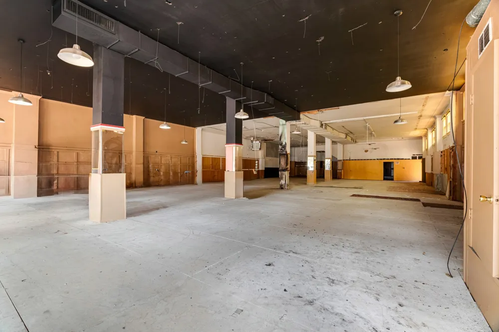 4 PLAZA Paris, TX 75460