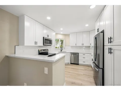 11390 W 84th Place