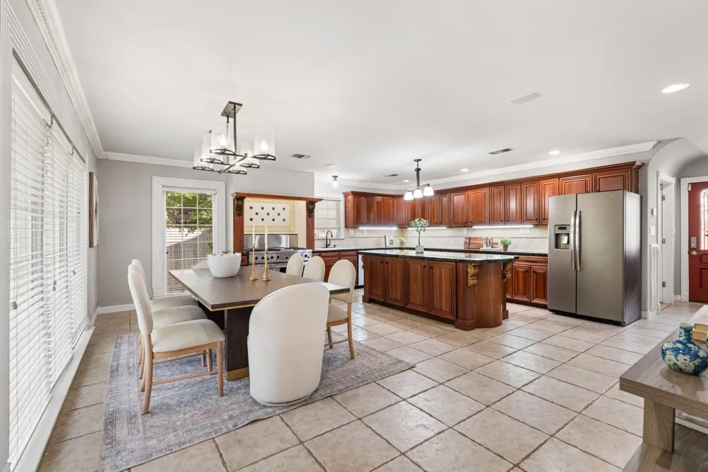 718 Garden Oaks Boulevard Houston, TX 77018