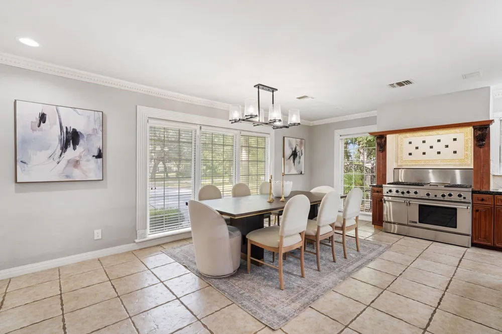 718 Garden Oaks Boulevard Houston, TX 77018