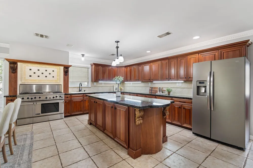 718 Garden Oaks Boulevard Houston, TX 77018