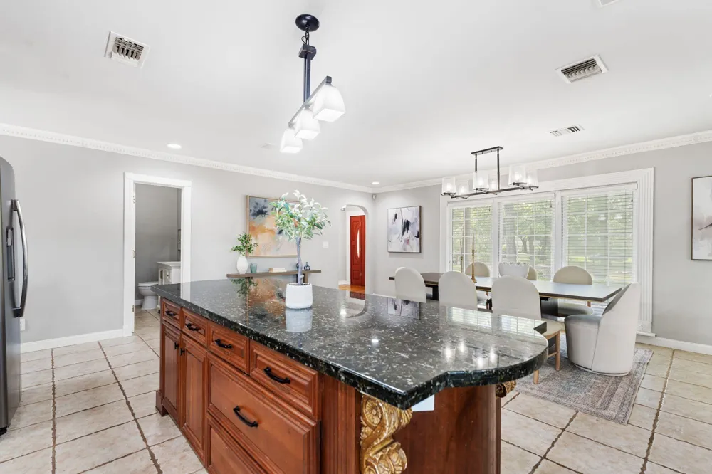 718 Garden Oaks Boulevard Houston, TX 77018