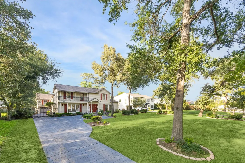 718 Garden Oaks Boulevard Houston, TX 77018
