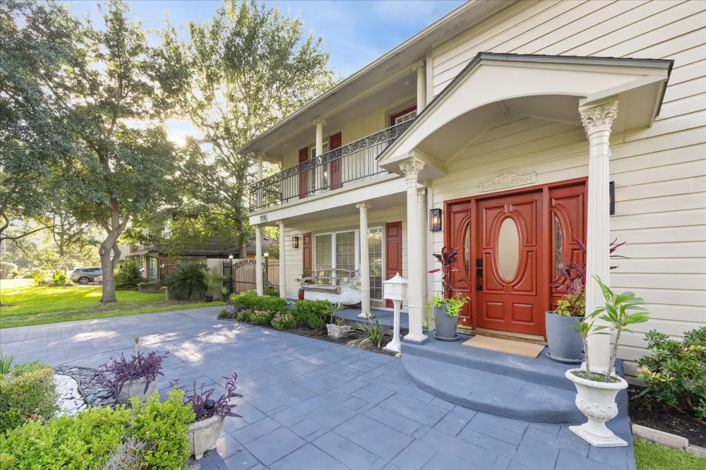 718 Garden Oaks Boulevard Houston, TX 77018