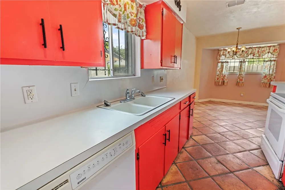 213 Blanco Drive Portland, TX 78374