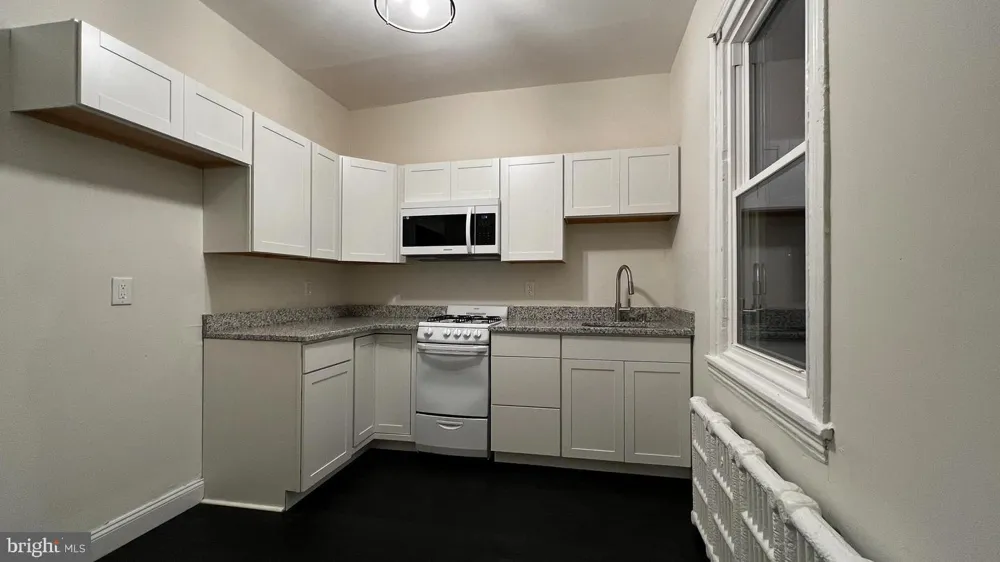 7827 MONTGOMERY AVENUE #ONE BEDROOM 1E Elkins Park, PA 19027