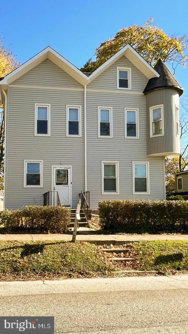 7827 MONTGOMERY AVENUE #ONE BEDROOM 1E Elkins Park, PA 19027