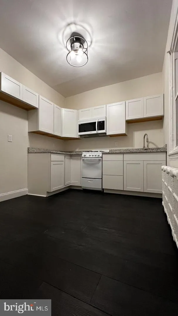 7827 MONTGOMERY AVENUE #ONE BEDROOM 1E Elkins Park, PA 19027