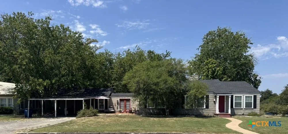 1110 Stonewall Street New Braunfels, TX 78130