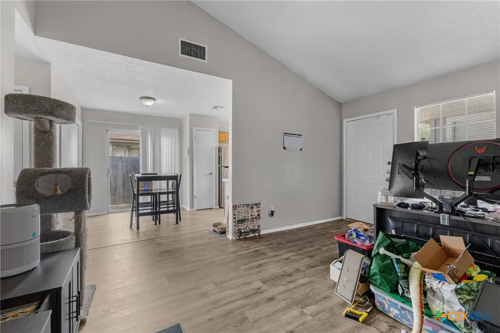 608 Greenlawn Boulevard Round Rock, TX 78664