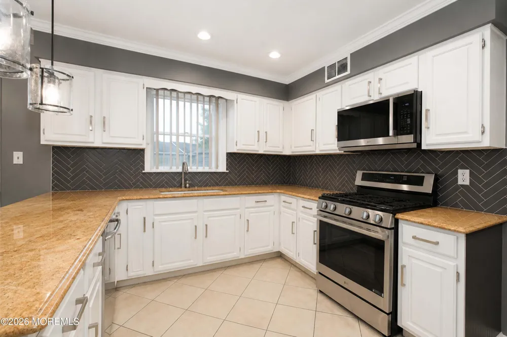 604 Meadow Run Brick, NJ 08724