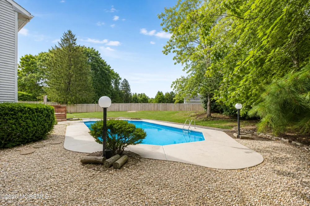 604 Meadow Run Brick, NJ 08724