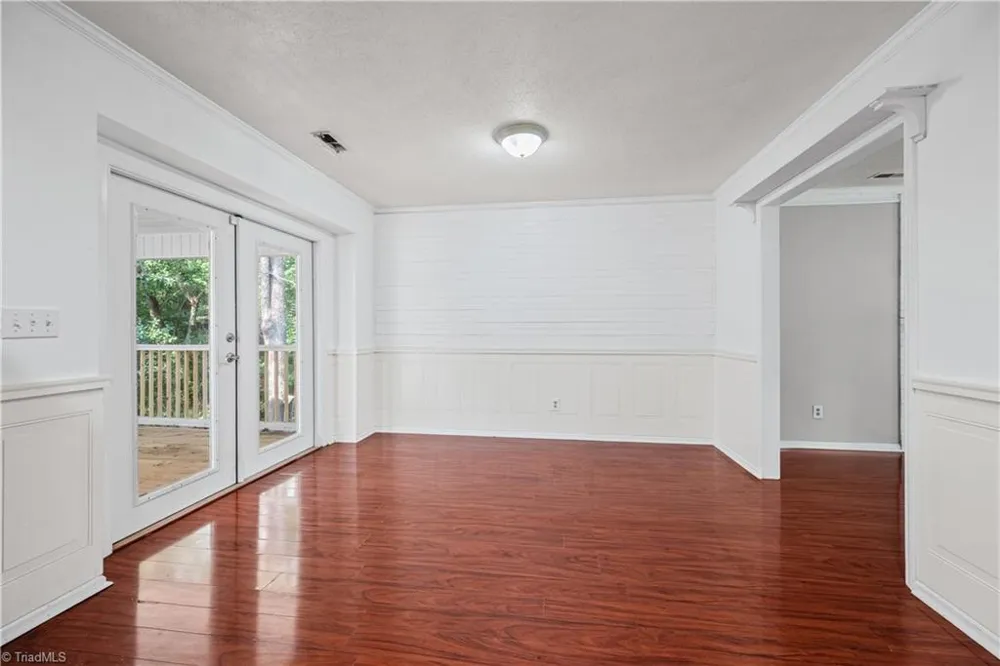 7508 meadowgreen Court Tobaccoville, NC 27050