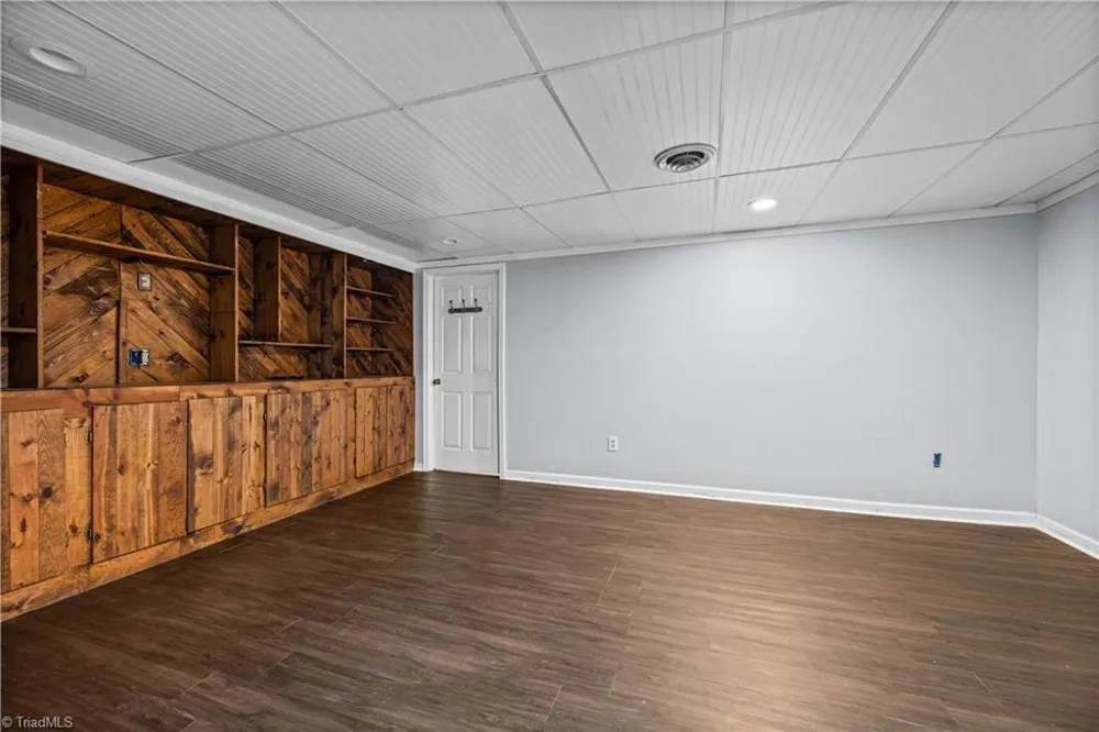 7508 meadowgreen Court Tobaccoville, NC 27050