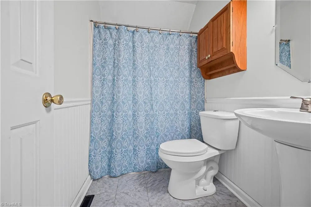 7508 meadowgreen Court Tobaccoville, NC 27050
