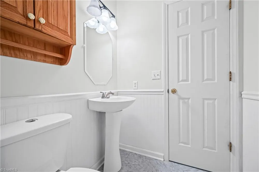 7508 meadowgreen Court Tobaccoville, NC 27050