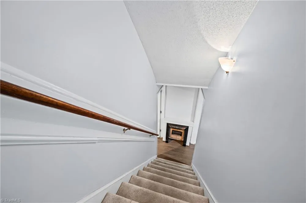 7508 meadowgreen Court Tobaccoville, NC 27050