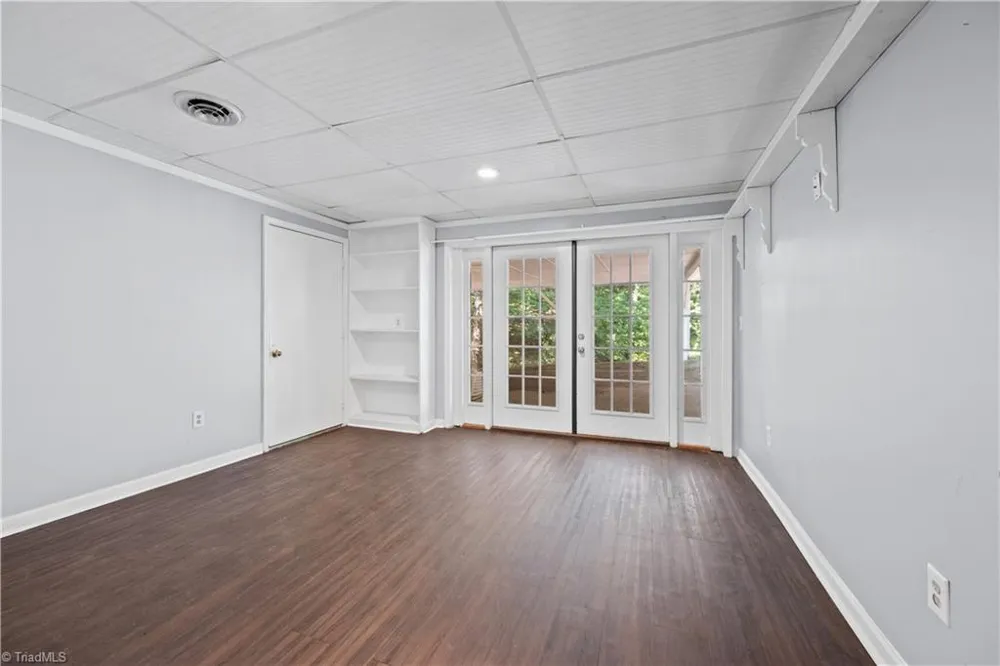 7508 meadowgreen Court Tobaccoville, NC 27050