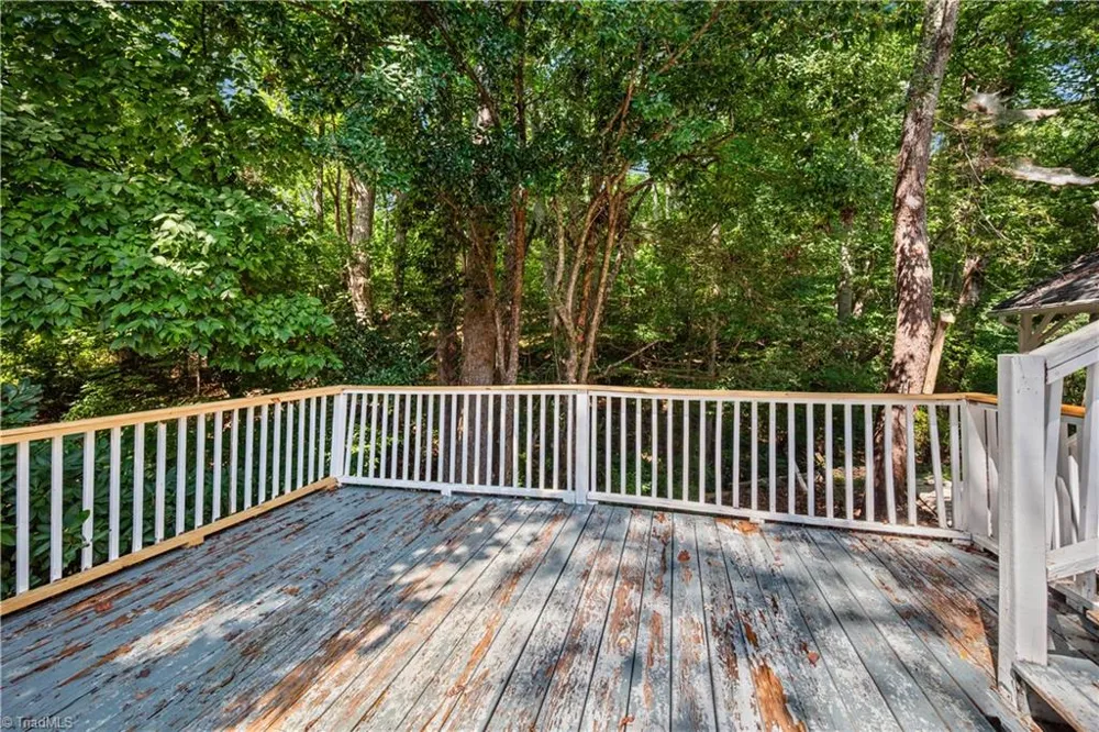 7508 meadowgreen Court Tobaccoville, NC 27050