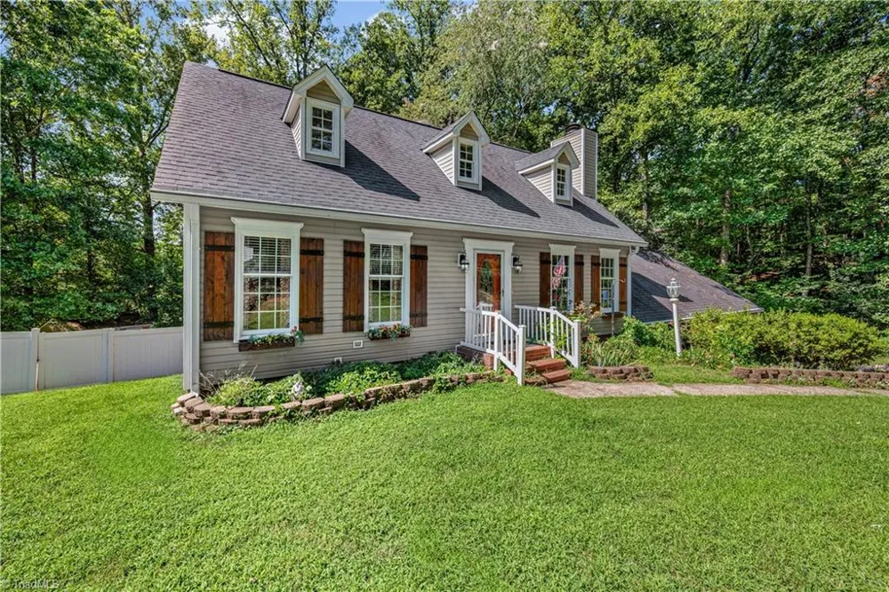 7508 meadowgreen Court Tobaccoville, NC 27050