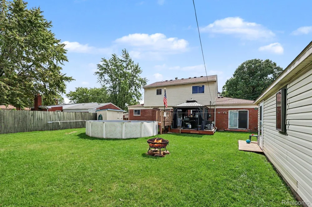 18237 Davidson Fraser City, MI 48026