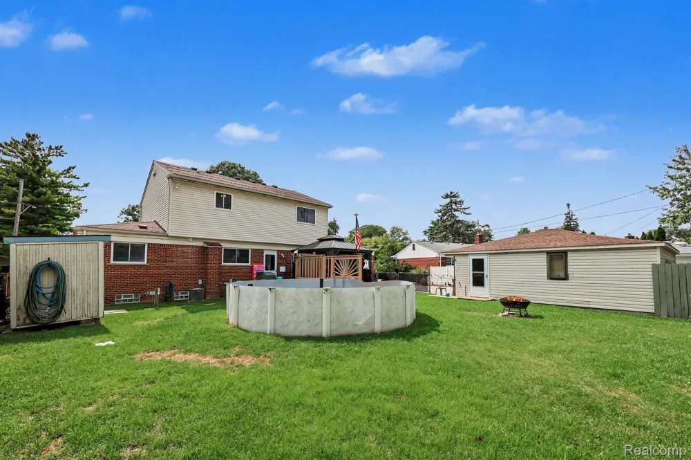 18237 Davidson Fraser City, MI 48026