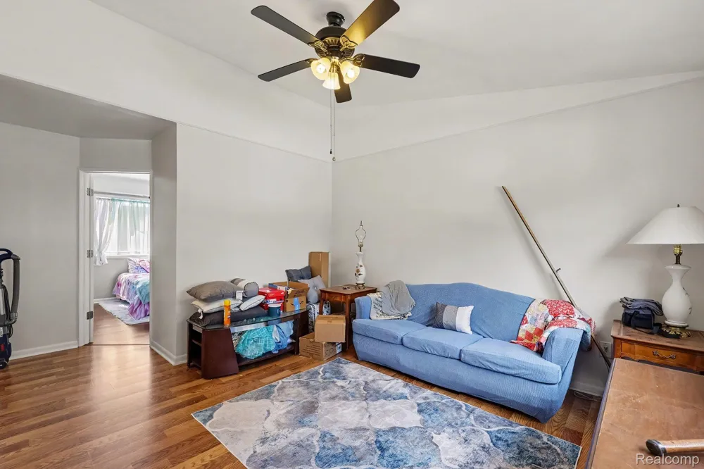 18237 Davidson Fraser City, MI 48026