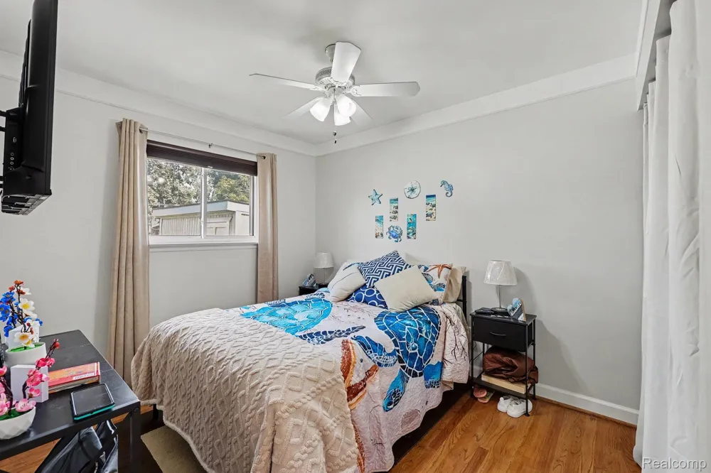 18237 Davidson Fraser City, MI 48026