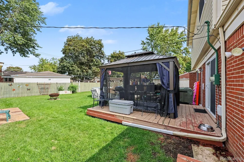 18237 Davidson Fraser City, MI 48026