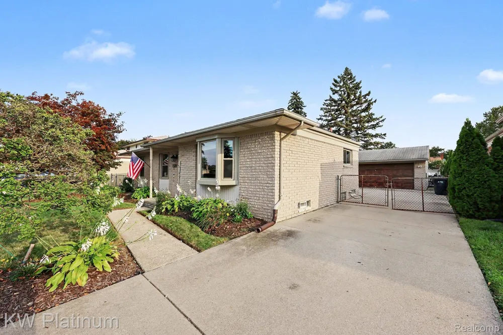 15010 Alma Drive Sterling Heights City, MI 48313