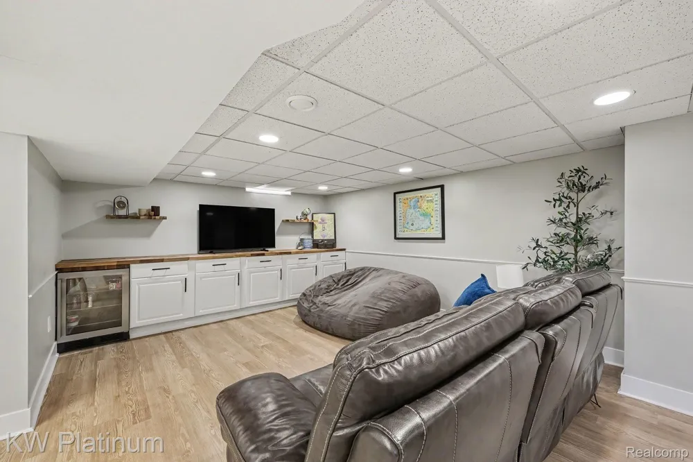 15010 Alma Drive Sterling Heights City, MI 48313