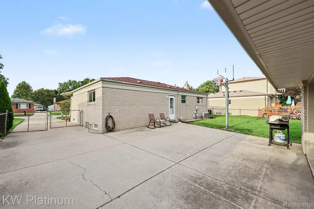 15010 Alma Drive Sterling Heights City, MI 48313