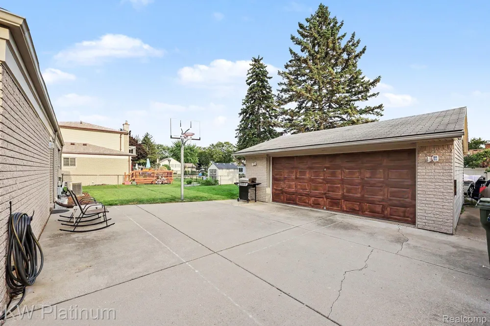 15010 Alma Drive Sterling Heights City, MI 48313
