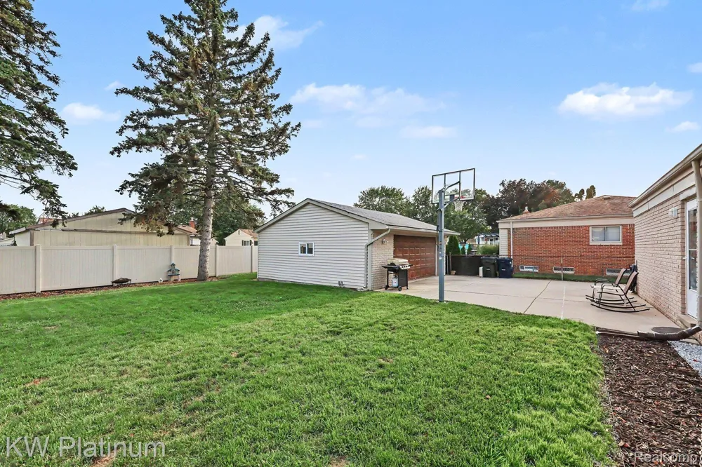 15010 Alma Drive Sterling Heights City, MI 48313