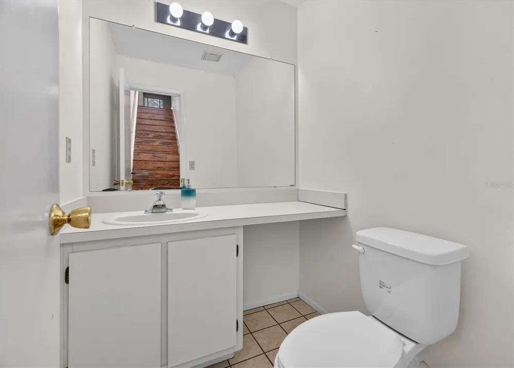 611 CHESTNUT OAK CIRCLE #113 Altamonte Springs, FL 32701