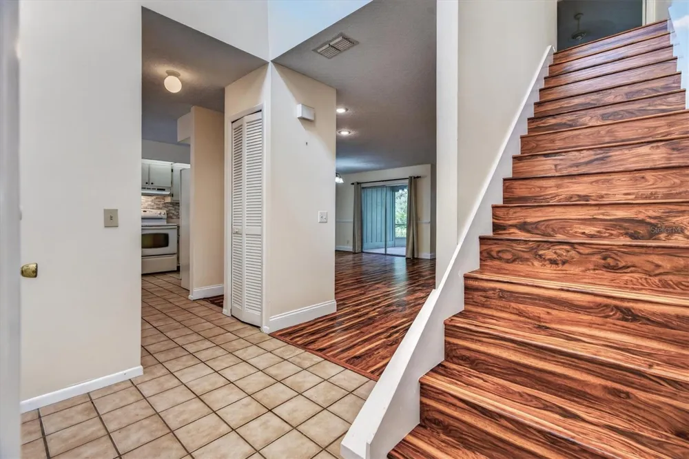 611 CHESTNUT OAK CIRCLE #113 Altamonte Springs, FL 32701