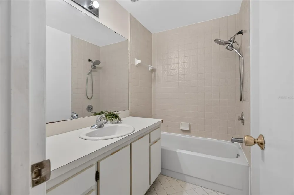 611 CHESTNUT OAK CIRCLE #113 Altamonte Springs, FL 32701