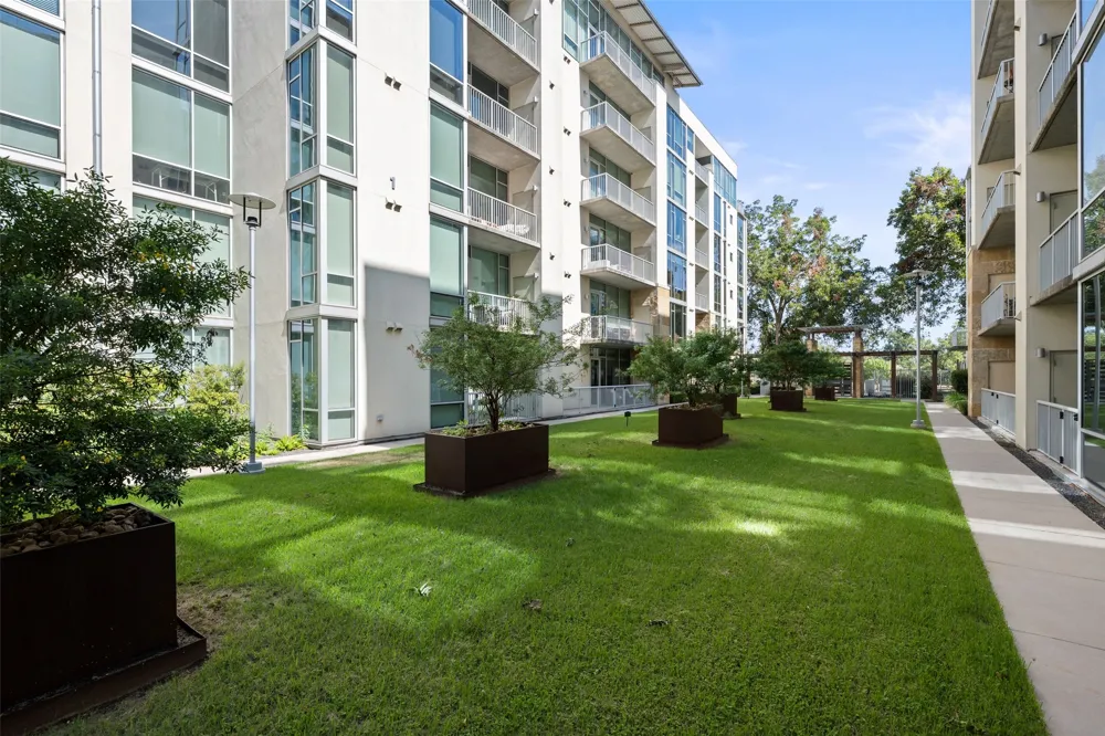 1600 Barton Springs Road #1406 Austin, TX 78704