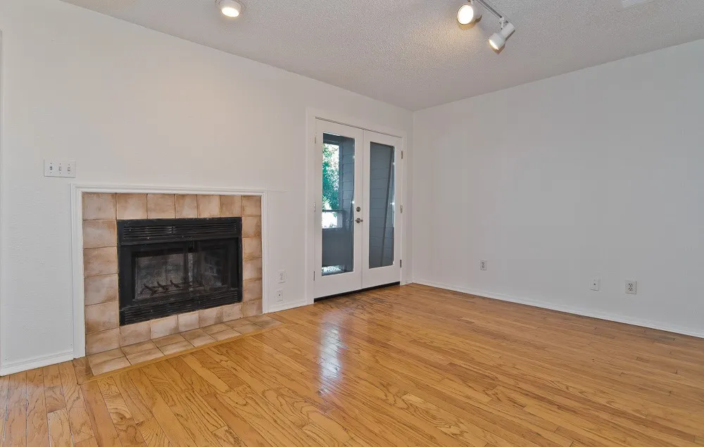 5757 E University Boulevard #27Y Dallas, TX 75206