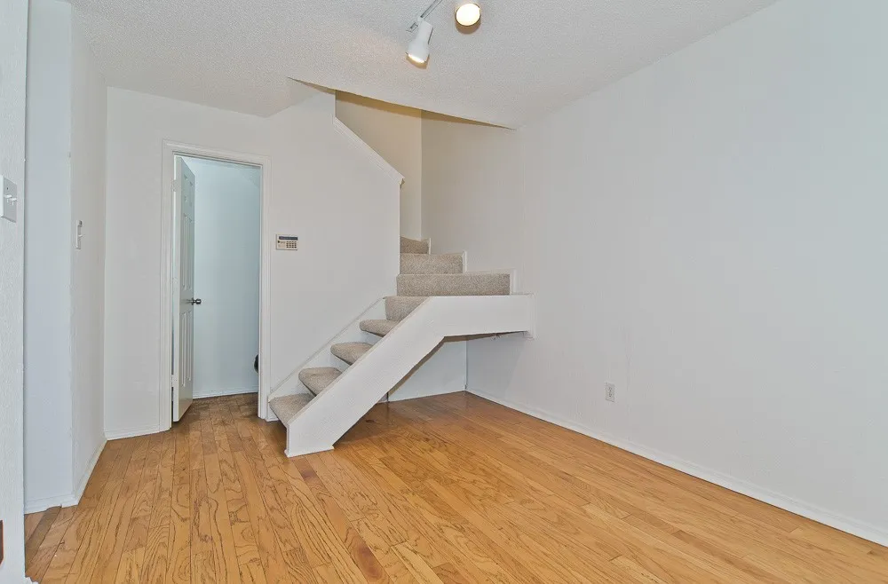 5757 E University Boulevard #27Y Dallas, TX 75206