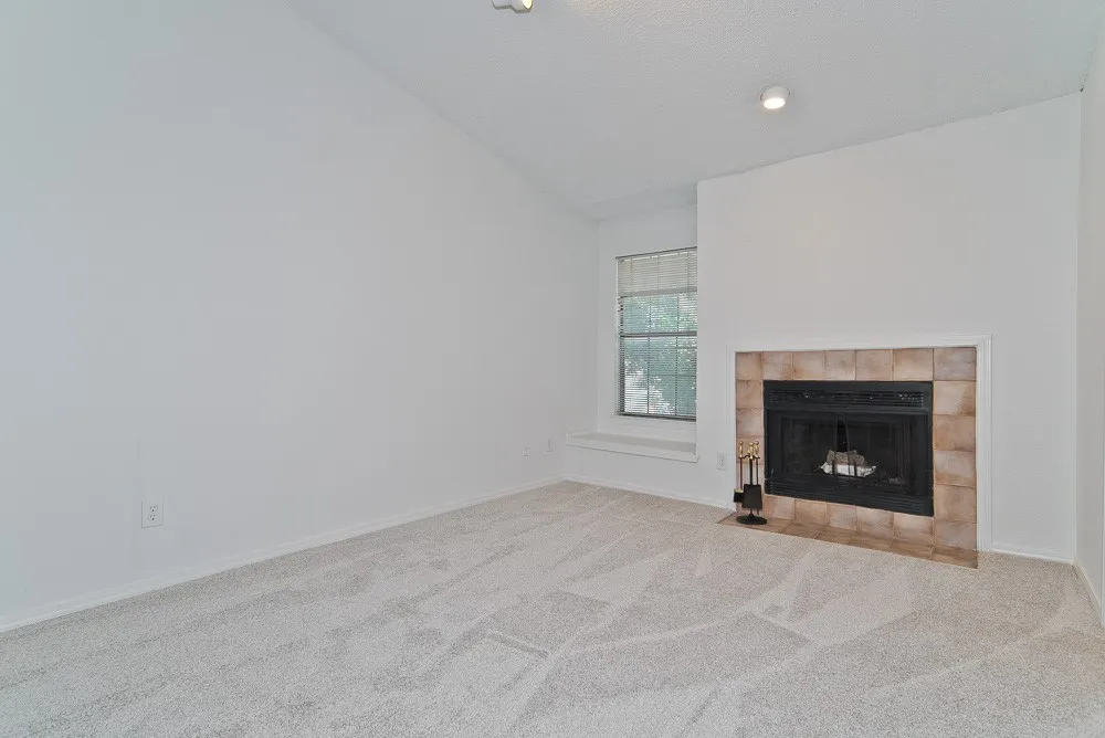 5757 E University Boulevard #27Y Dallas, TX 75206