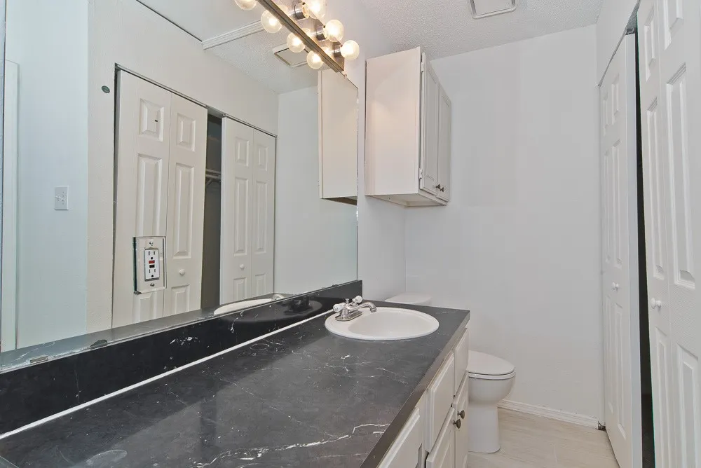 5757 E University Boulevard #27Y Dallas, TX 75206