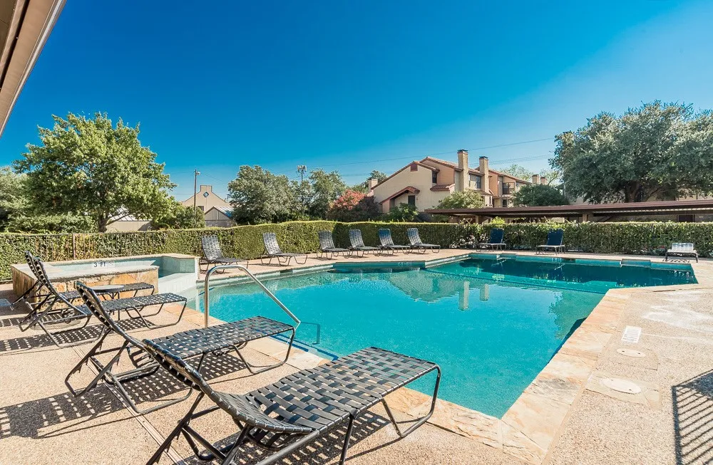 5757 E University Boulevard #27Y Dallas, TX 75206