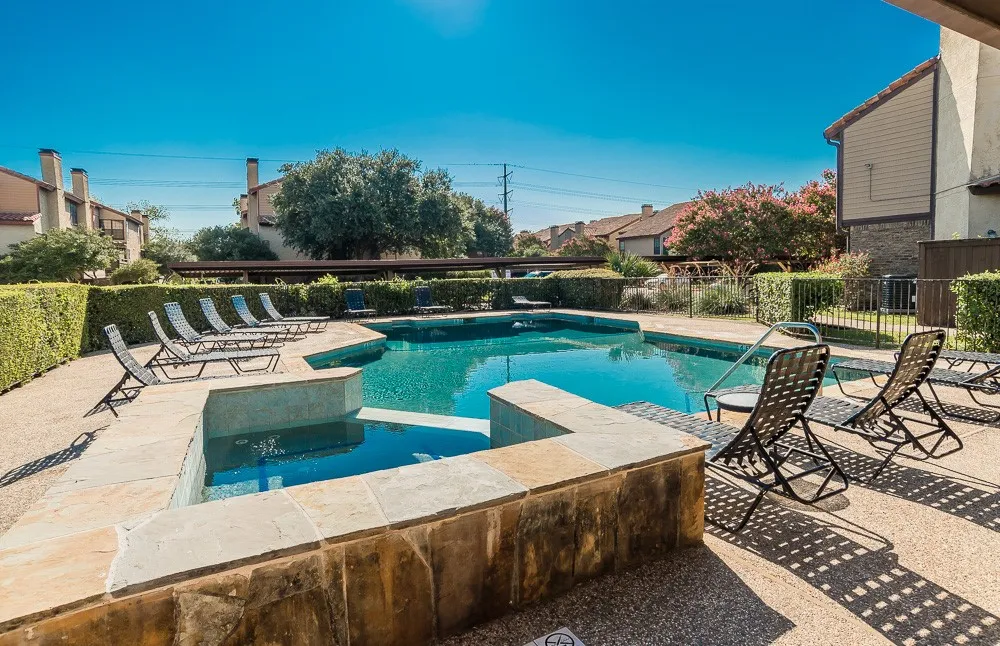5757 E University Boulevard #27Y Dallas, TX 75206