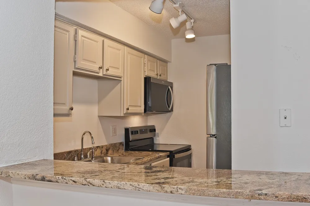 5757 E University Boulevard #27Y Dallas, TX 75206