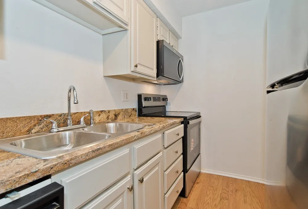 5757 E University Boulevard #27Y Dallas, TX 75206